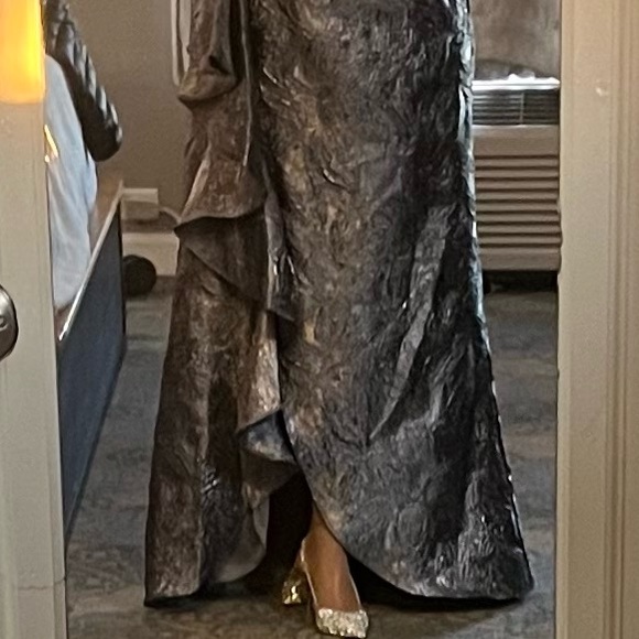 Xscape Metallic Gray Off-Shoulder High-Low Ruffle Gown - Picture 9 of 16